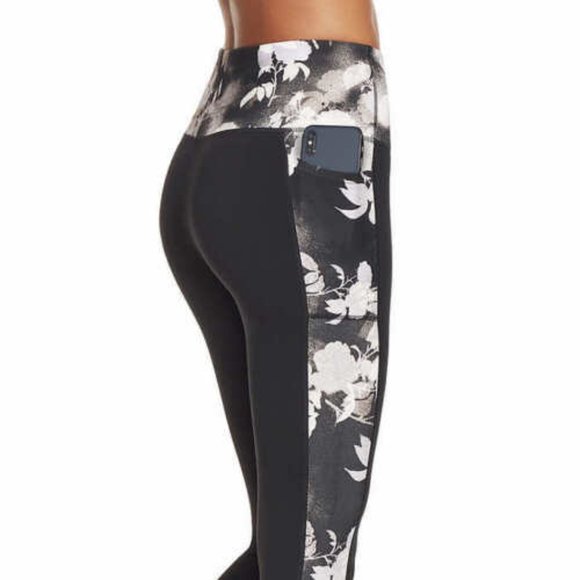 Women's SKECHERS Go Walk High Waisted GoFlex Leggings - Picture 3 of 12